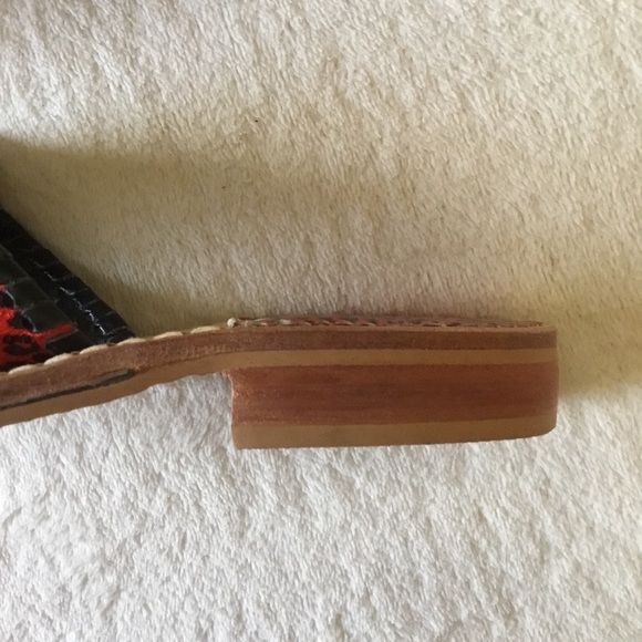 New Jack Rogers red metallic leopard print sandals - Picture 7 of 8